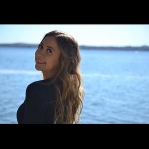 Meet your Posher, Deandra